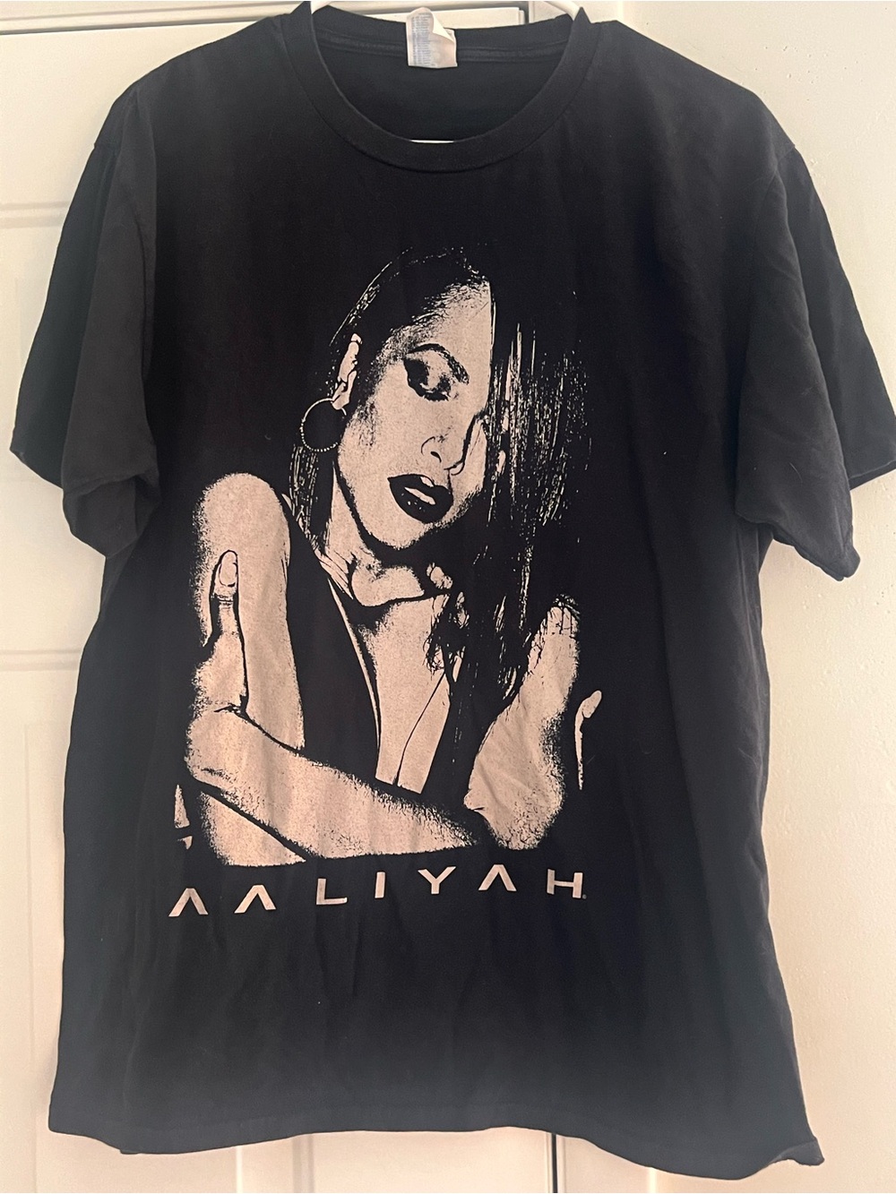 Aaliyah Graphic Short Sleeve Tee - Black